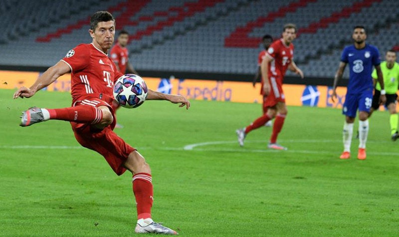 Lewandowski durante el duelo ante Chelsea