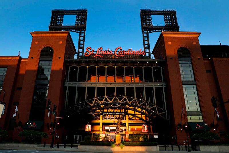 Busch Stadium continuará vacío unos cuantos días más 