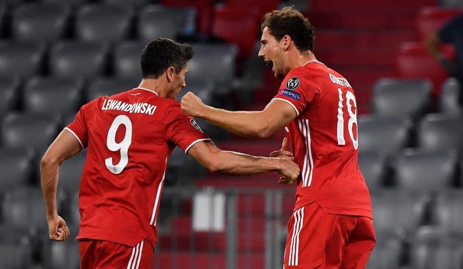 Lewandowski y Goretzka celebran gol ante Chelsea