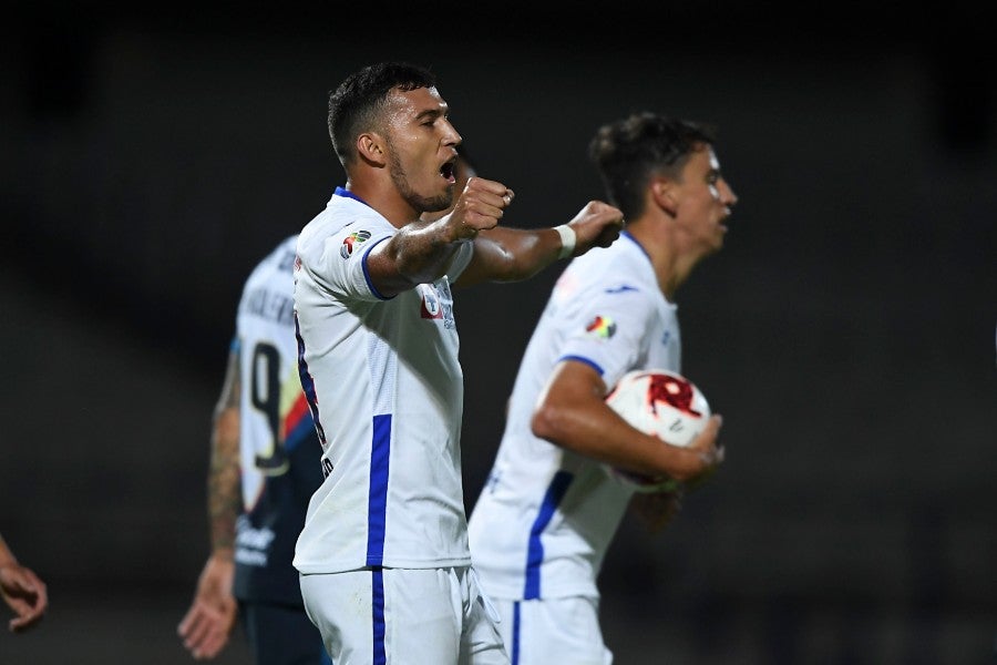 Juan Escobar durante un partido con Cruz Azul