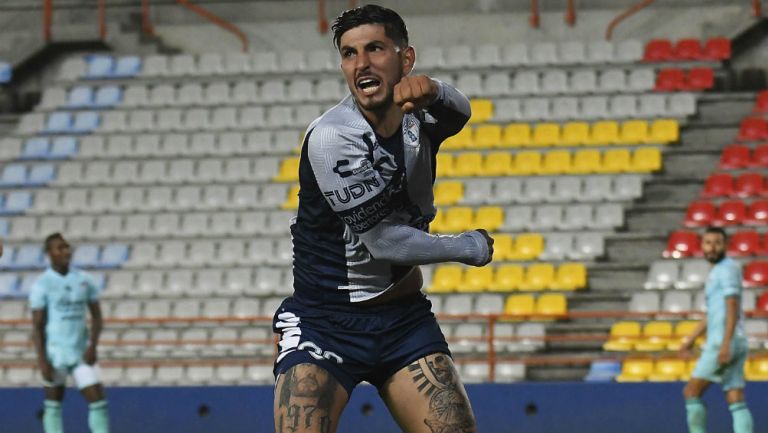 Pocho Guzmán en partido con Pachuca