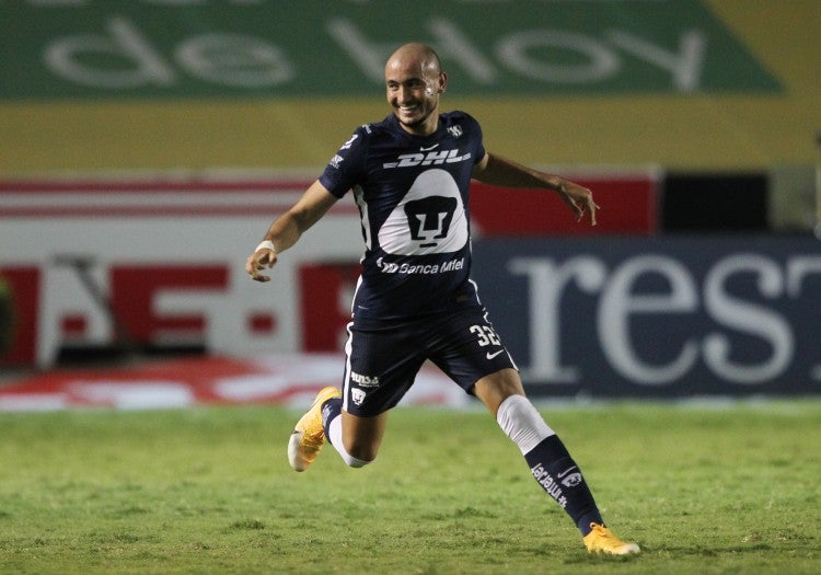 González celebrando su gol ante Tigres