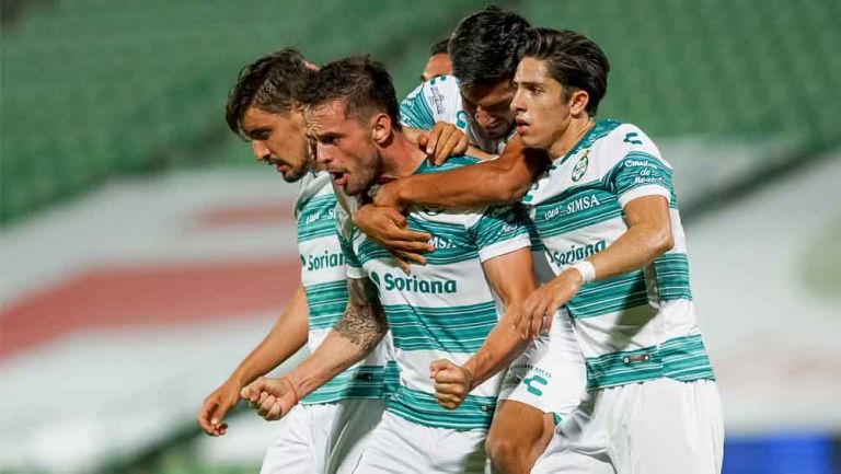 Los Guerreros celebran el gol de la victoria 