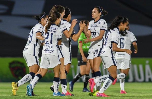 Jugadoras de Pumas en festejo