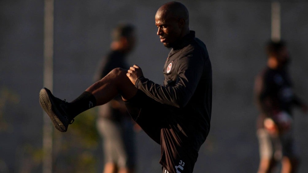 Leal entrenando con el equipo de Guede 