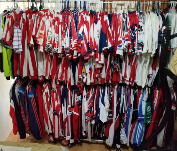 Numerosos jerseys del Guadalajara en colección