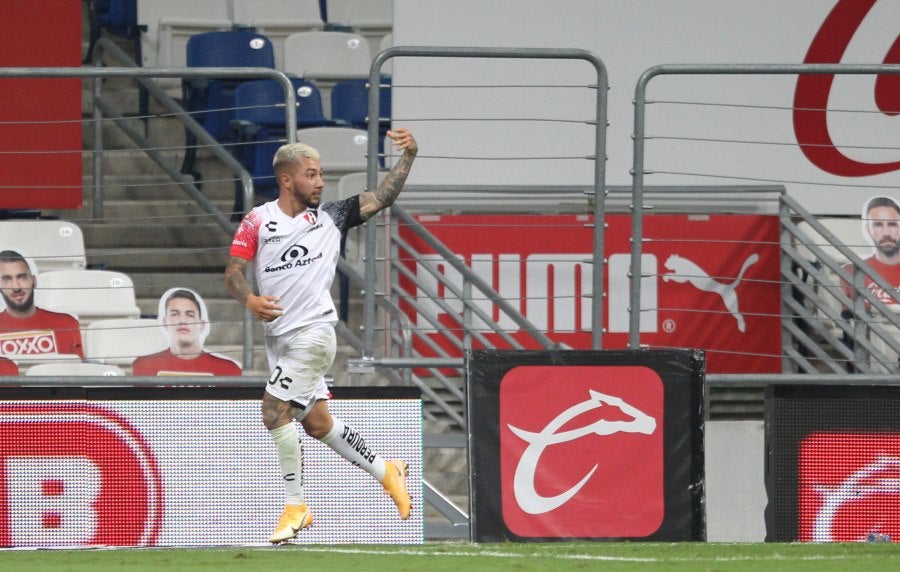 Luciano Acosta celebrando gol vs Monterrey