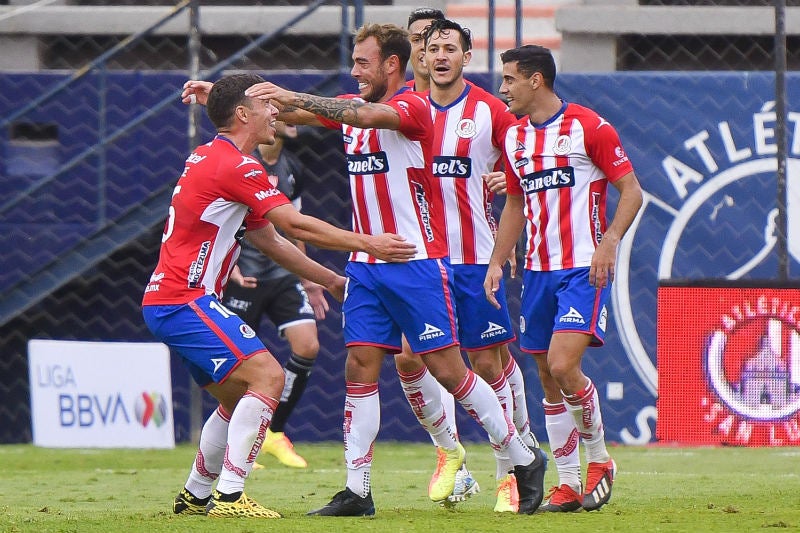 Atlético San Luis en celebración de gol