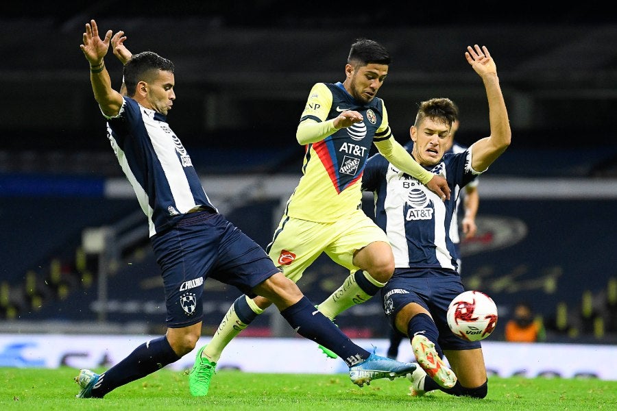 Sergio Díaz durante un partido con América