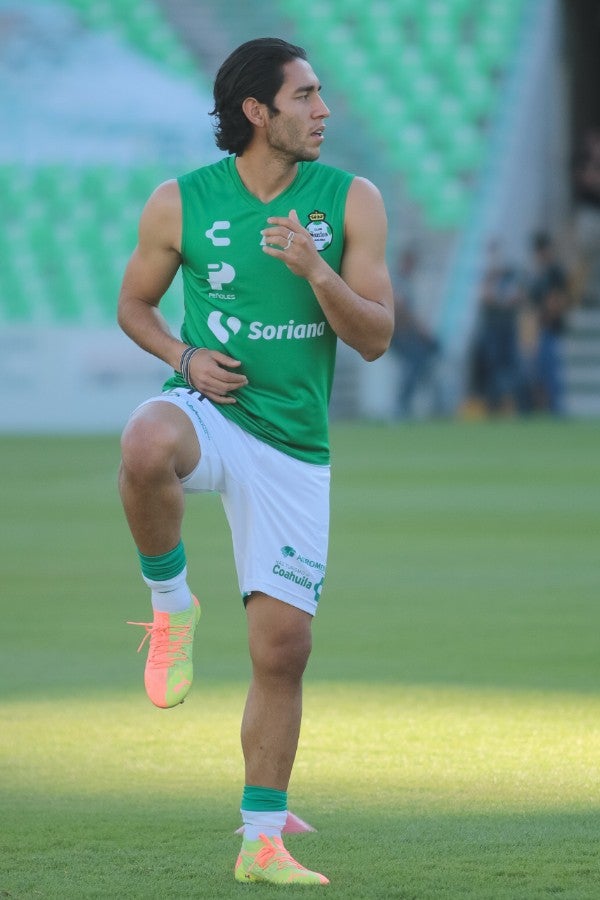 Sandoval entrenando con el cuadro de Torreón 