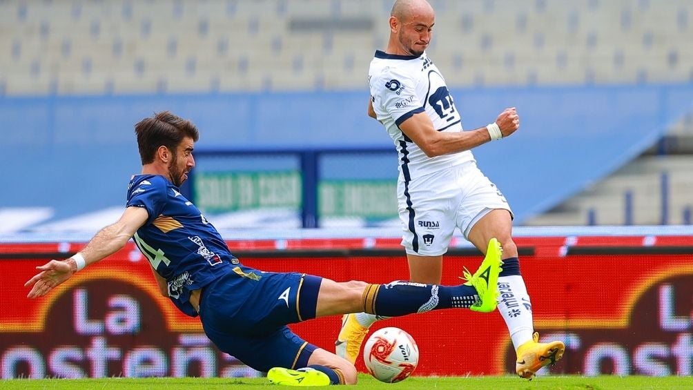 Rodrigo Noya en partido con San Luis 