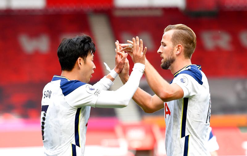 El coreano celebra un gol con Kane