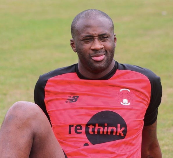 Yaya Touré en un entrenamiento con el Orient