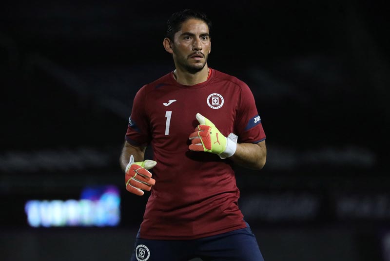 El capitán de La Máquina calentando previo a un juego