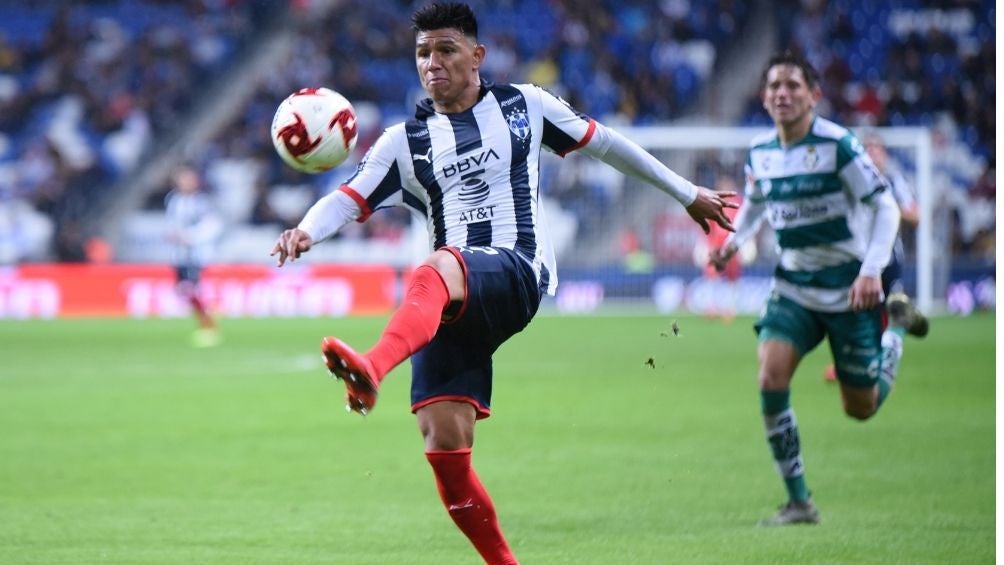 Jesús Gallardo en partido con Monterrey