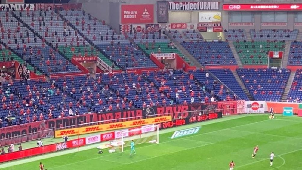 Afición durante partido de la Liga Japonesa