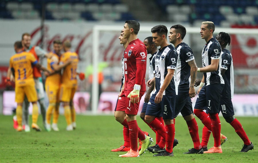 Jugadores de Monterrey, tras la derrota ante Tigres