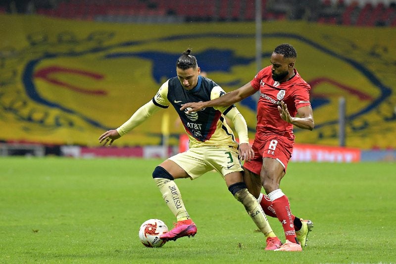 Da Silva en el juego ante América en el Azteca 