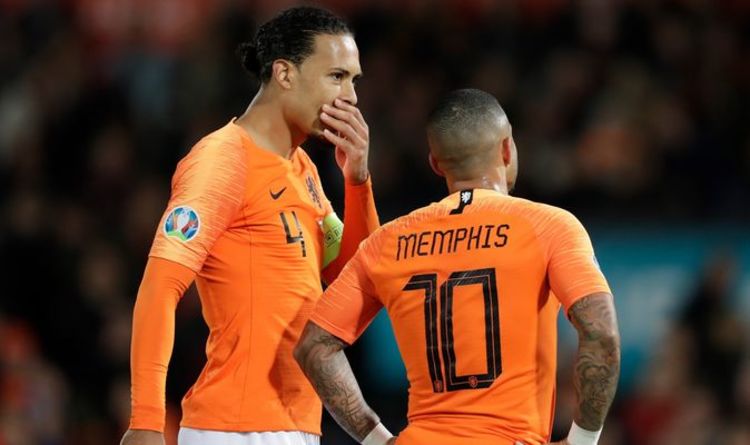 Depay y Van Dijk en partido