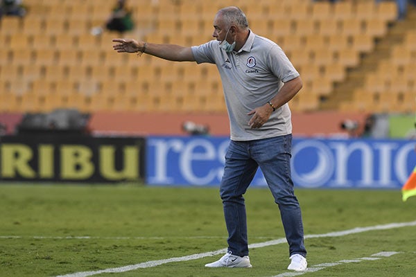 Memo Vázquez en el partido contra Tigres