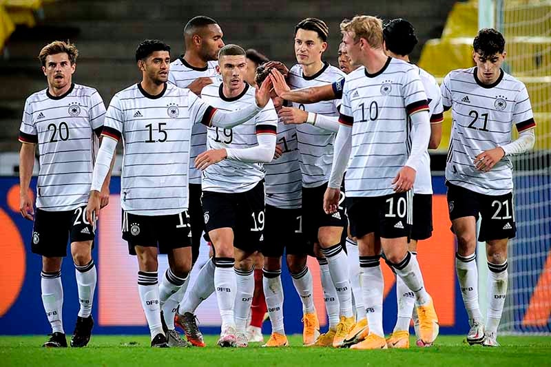 Jugadores de Alemania tras un gol ante Turquía 