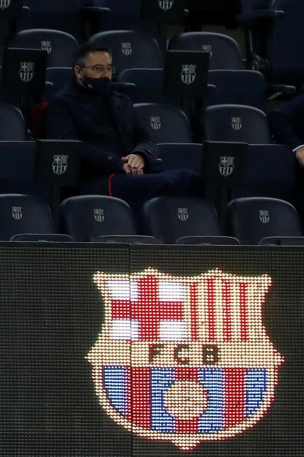 Josep María Bartomeu durante un partido del Barcelona