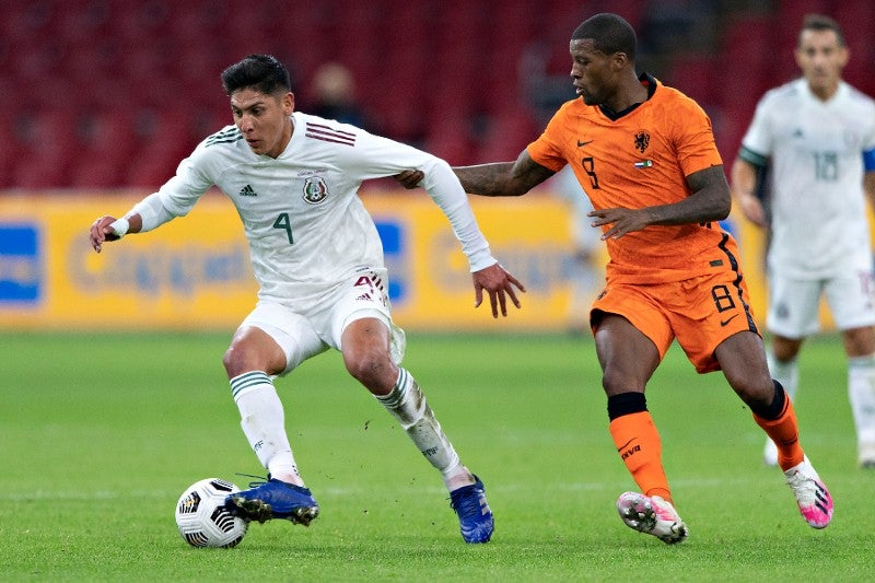 Edson Álvarez en partido vs Holanda