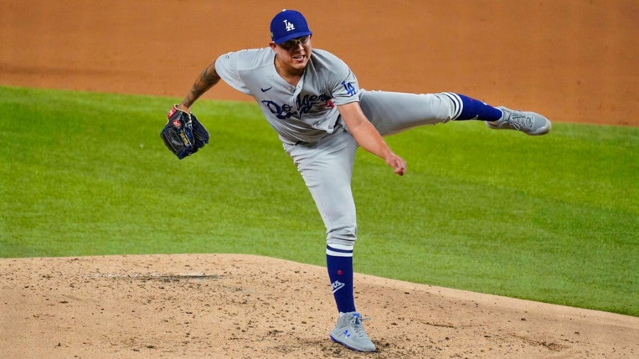 Julio Urías tuvo un gran partido ante Padres