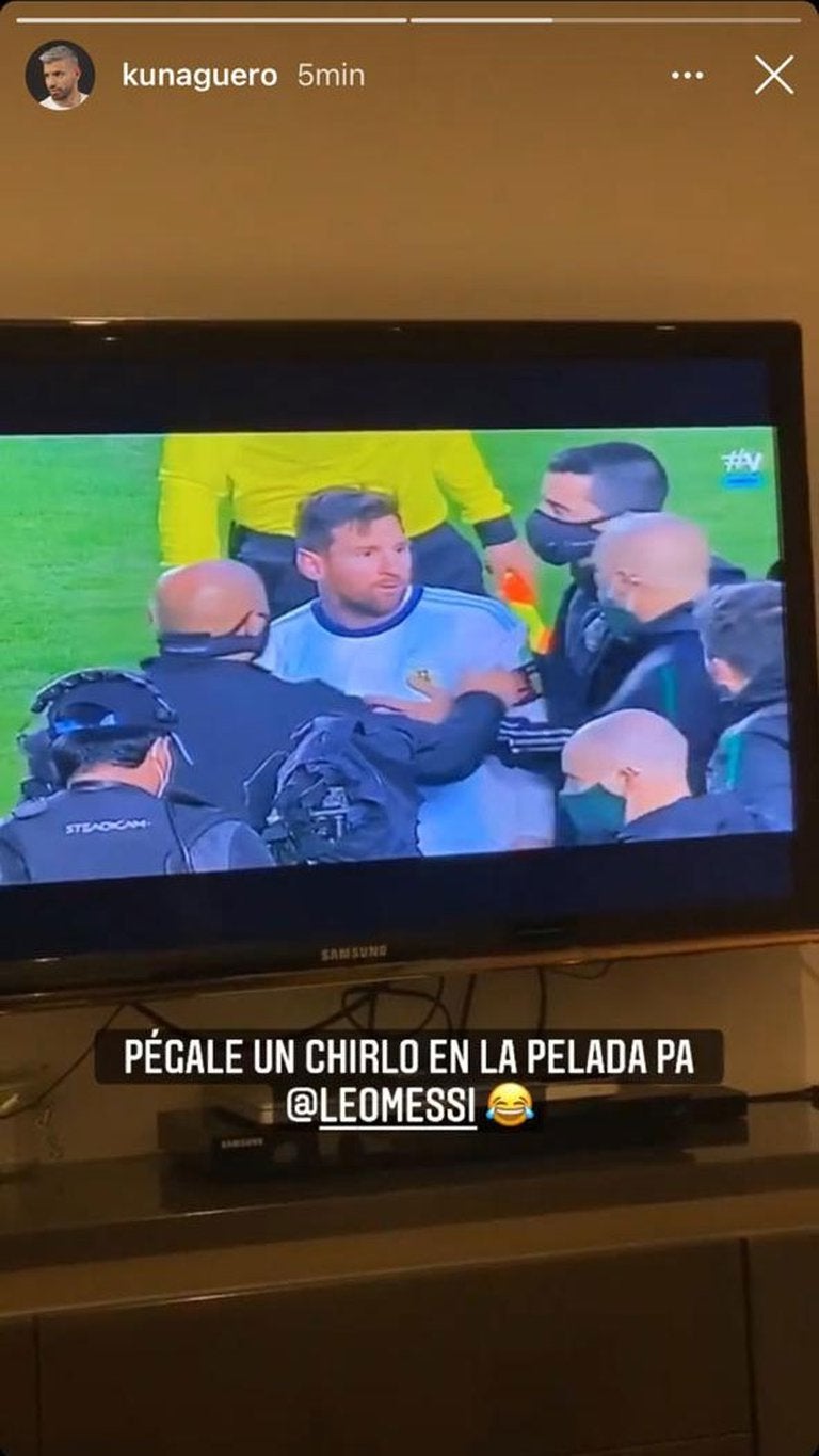 "Pégale un chirlo en la pelada Leo", dijo Agüero en redes