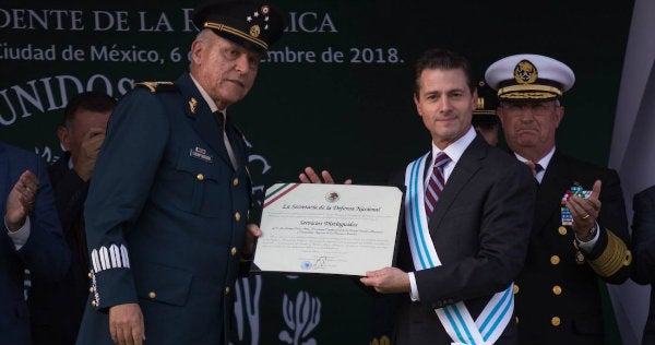 Salvador Cienfuegos y Enrique Peña Nieto