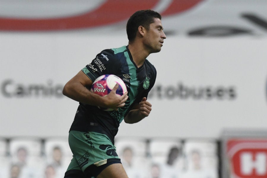 Santiago Ormeño marcó el gol de la honra de La Franja