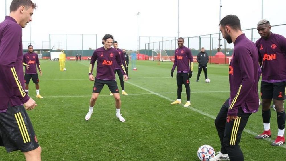 Edinson Cavani en entrenamiento con el United