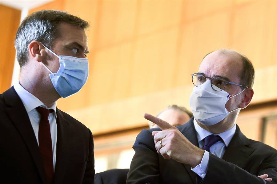 El Primer Ministro Jean Castex con el Minstro de Salud de Francia Olivier Veran