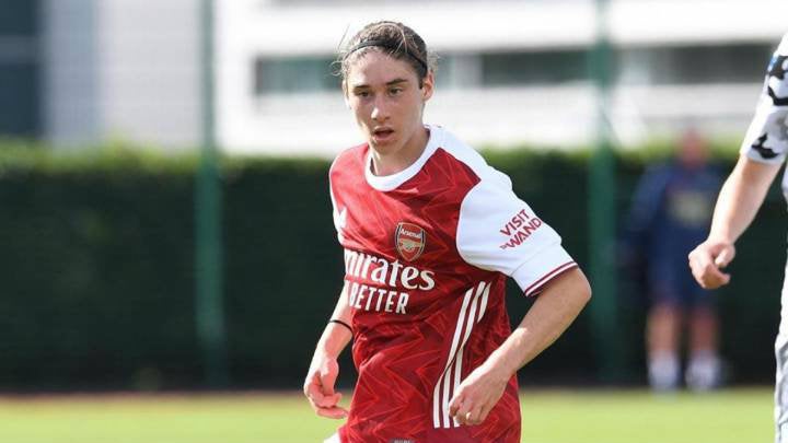 Marcelo Flores jugando con Arsenal Sub 18