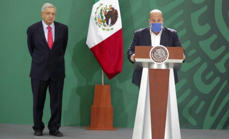 Andrés Manuel López Obrador y Alfaro en evento público