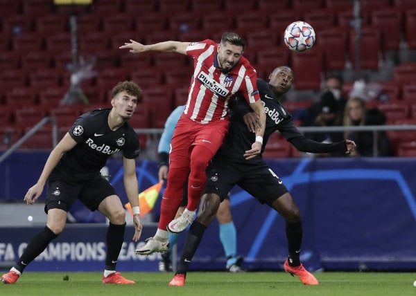 Héctor Herrera en acción ante Salzburgo