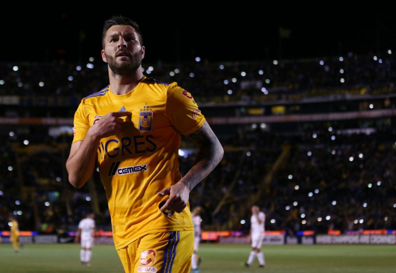 Gignac en celebración de gol