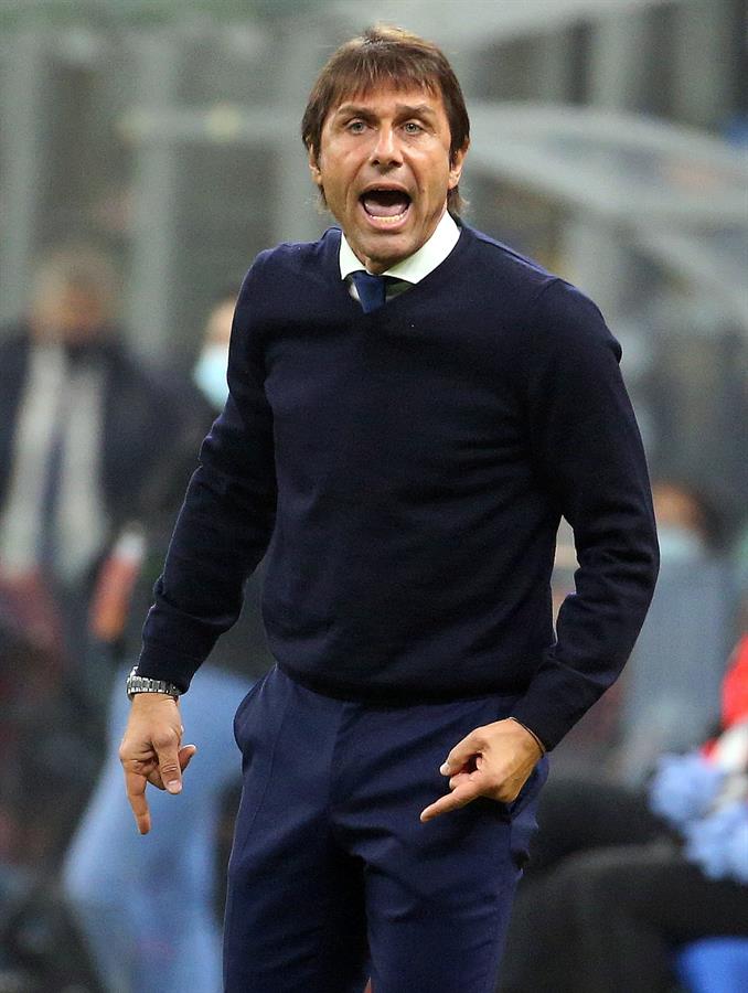 Antonio Conte en un partido del Inter de Milan 