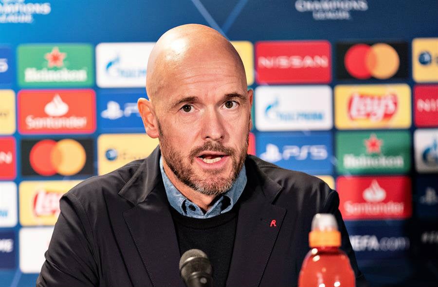 Erik ten Hag en conferencia de prensa