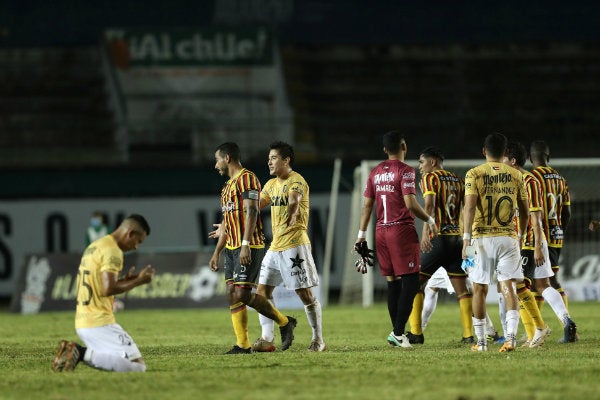 Acción en el Leones Negros vs Mérida