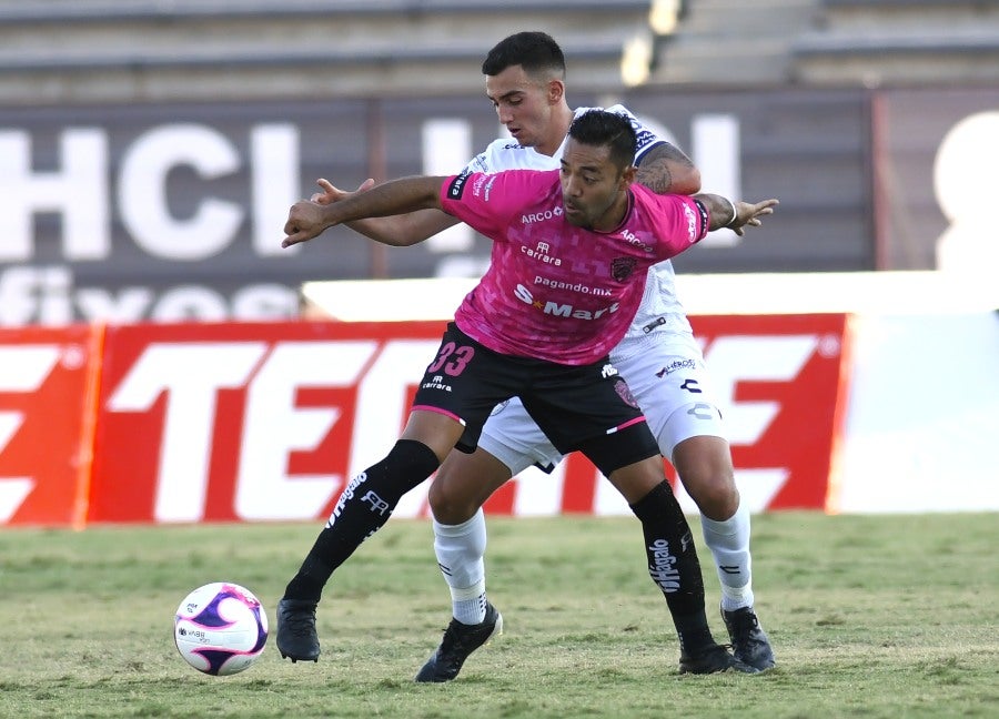 Marco Fabián en un partido de Liga MX con Juárez FC