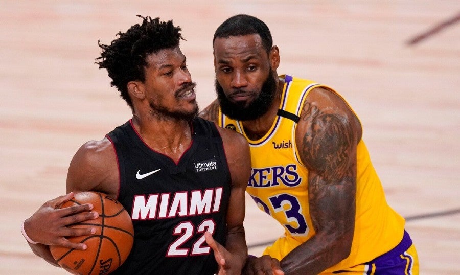 Butler y James en la Finales de la NBA