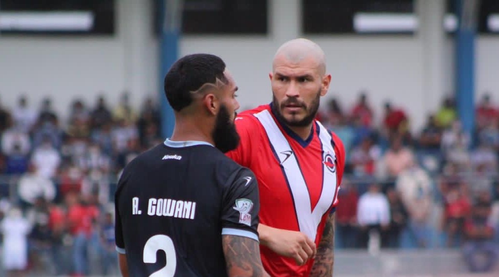 Chatón Enríquez durante un partido con Club Veracruzano