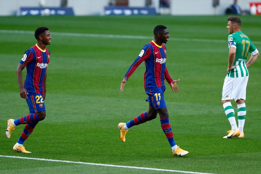 Ousmane Dembélé luego de marcar el primer gol del partido entre Barcelona y Betis