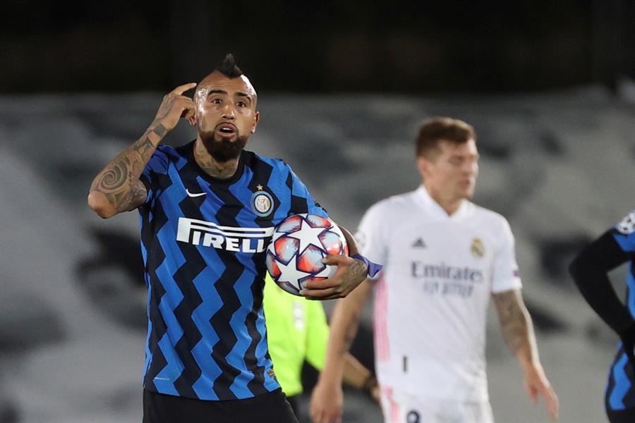 Arturo Vidal en partido con el Inter de Milan 