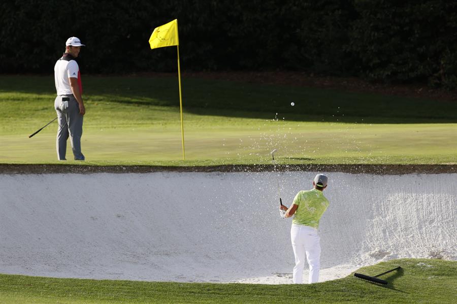 Jon Rahm realiza un impacto