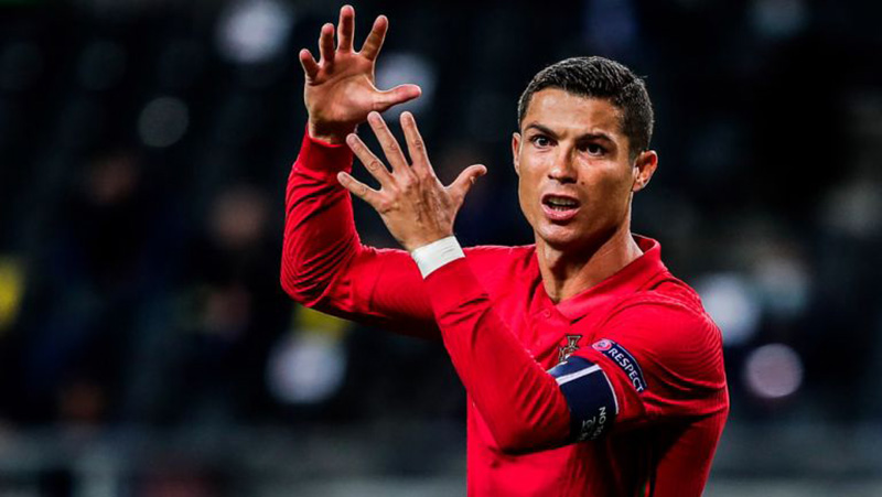 Cristiano Ronaldo durante un duelo con Portugal 