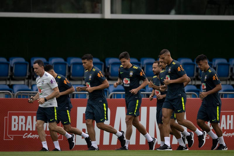 Los jugadores de la selección brasileña durante un entrenamiento