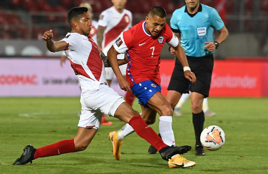 Chile derrotó a Perú en las Eliminatorias 