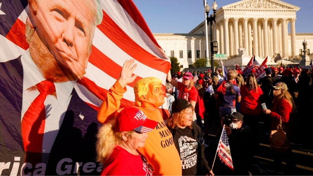 Simpatizantes de Donald Trump manifestándose